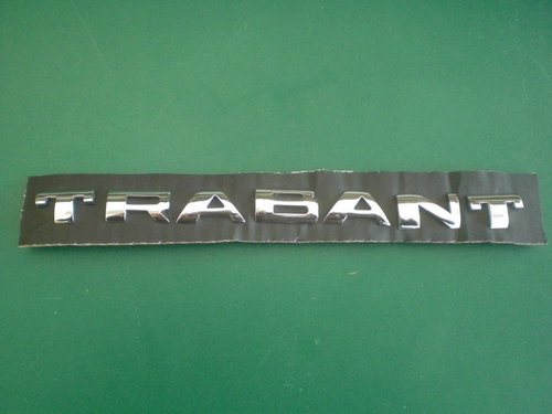 Buchstabensatz TRABANT Chrom für die Motorhaube beim Trabant 500 / 600 / 601 1.Serie   -  101010751