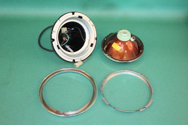 Scheinwerfer / Hauptscheinwerfer mit Lampentopf und Chromring für den Skoda S105 / S120 - 1070304574