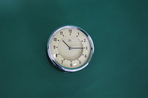 Uhr / Zeituhr mit gewölbter Glasscheibe, Chromring und elfenbeinfarbenes Ziffernblatt  -  3091241601