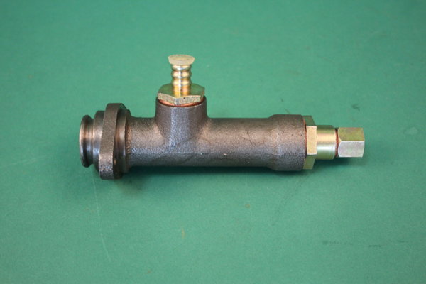 Geberzylinder Einschaltung der HD-Pumpe HA-Sperre Multicar M25 - 0201088