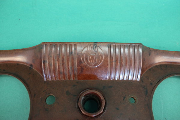 Armaturenbrett aus Backelit Original Mittelteil mit IFA Prägung für den IFA F8 / DKW F8 - 1030503689