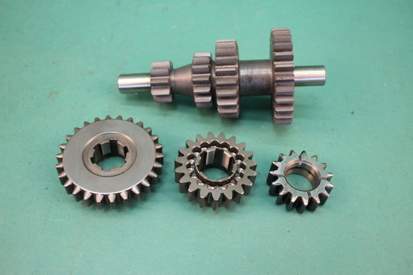 Schaltsatz / Vorgelegeräderblock mit Schalträder für das Getriebe des IFA F8 und AWZ P70 -1030704588