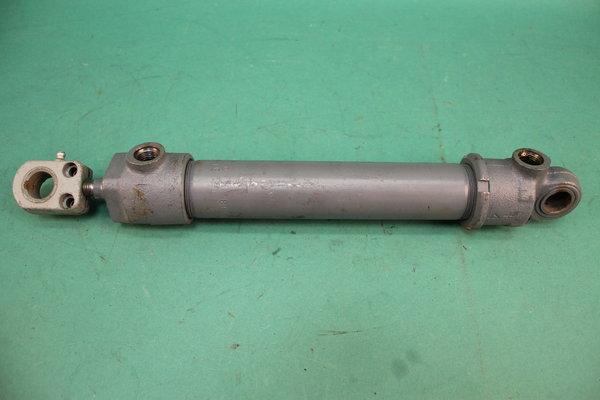 Orsta Hydraulikzylinder / Arbeitszylinder B1-32 / 20 / 200 mit Auge Multicar Stapler   -  1210805636